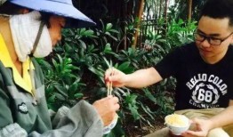 佛山小伙吃瓜视频,揭秘街头美食背后的故事