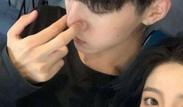 头像情头情侣吃瓜,情侣头像下的甜蜜吃瓜时光