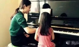 钢琴老师吃瓜视频播放