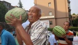 暴雷吃瓜照片大全,吃瓜群众视角下的惊心动魄瞬间