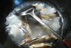 吃瓜蛏子汤,吃瓜蛏子汤，鲜美滋味尽在其中