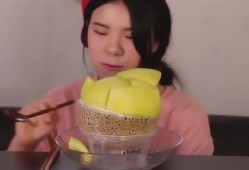 美女吃瓜吃多了,揭秘娱乐圈背后的秘密