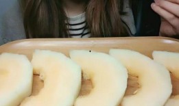 憨豆妹吃哈密瓜,哈密瓜美食之旅