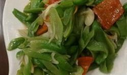 腾冲小角瓜怎么吃,腾冲小角瓜的多彩食法探索