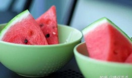 用英语吃瓜,English Edition: The Buzz Around the Watermelon - A Gossipy Overview