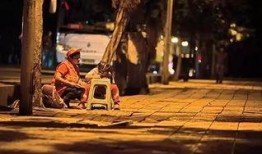 路灯底下吃瓜视频,揭秘路灯底下的吃瓜趣事