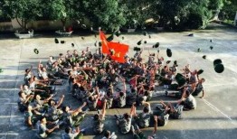 军训学哥吃瓜,揭秘军营里的那些趣事