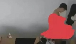 黑龙江教室门吃瓜