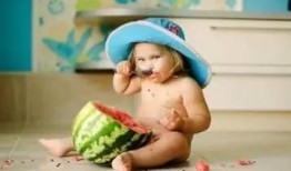 美女吃瓜吃多了,揭秘娱乐圈背后的秘密