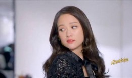 吃瓜绿色衣服女生,一场校园里的欢乐盛宴