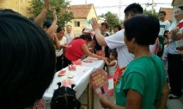 群众排队吃瓜完整视频