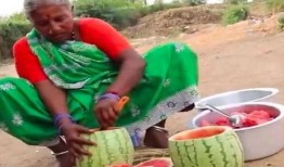 印度老公吃瓜,揭秘印度家庭生活中的趣味瞬间