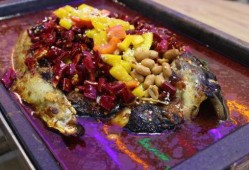 洪雅烤鱼吃瓜,一场吃瓜群众的美食盛宴