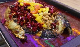 洪雅烤鱼吃瓜,一场吃瓜群众的美食盛宴