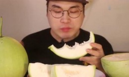 安静的在这吃瓜,瓜香四溢的悠闲午后