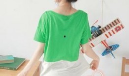 吃瓜绿色衣服女生,一场校园里的欢乐盛宴