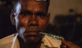 威猛大叔吃瓜视频