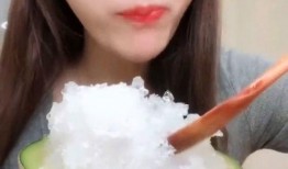 姐姐吃冰冻哈密瓜,姐姐的冰冻哈密瓜美食之旅
