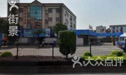 世纪广场吃瓜,吃瓜群众的欢乐盛宴