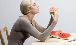 吃瓜美女打架图片大全,盘点网络热传打架图片大全